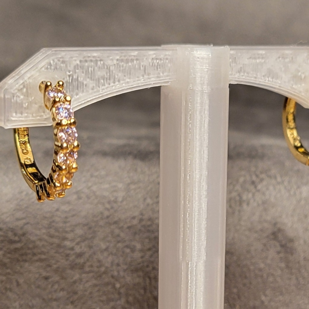 Elegant Gold and Silver Women's Hoop Earrings - Picture 7 of 8